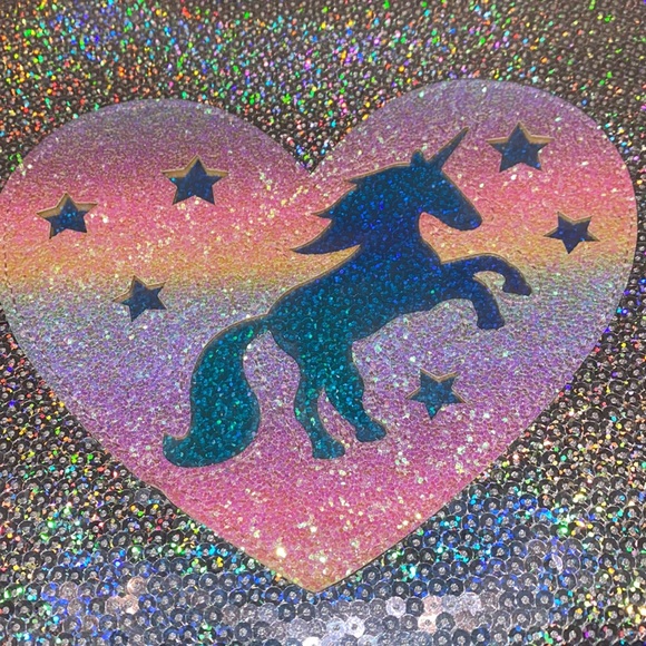 Unicorn overnight bag,NWT larger sized bag,perfect for travel,Kids overnight bag - Picture 2 of 12